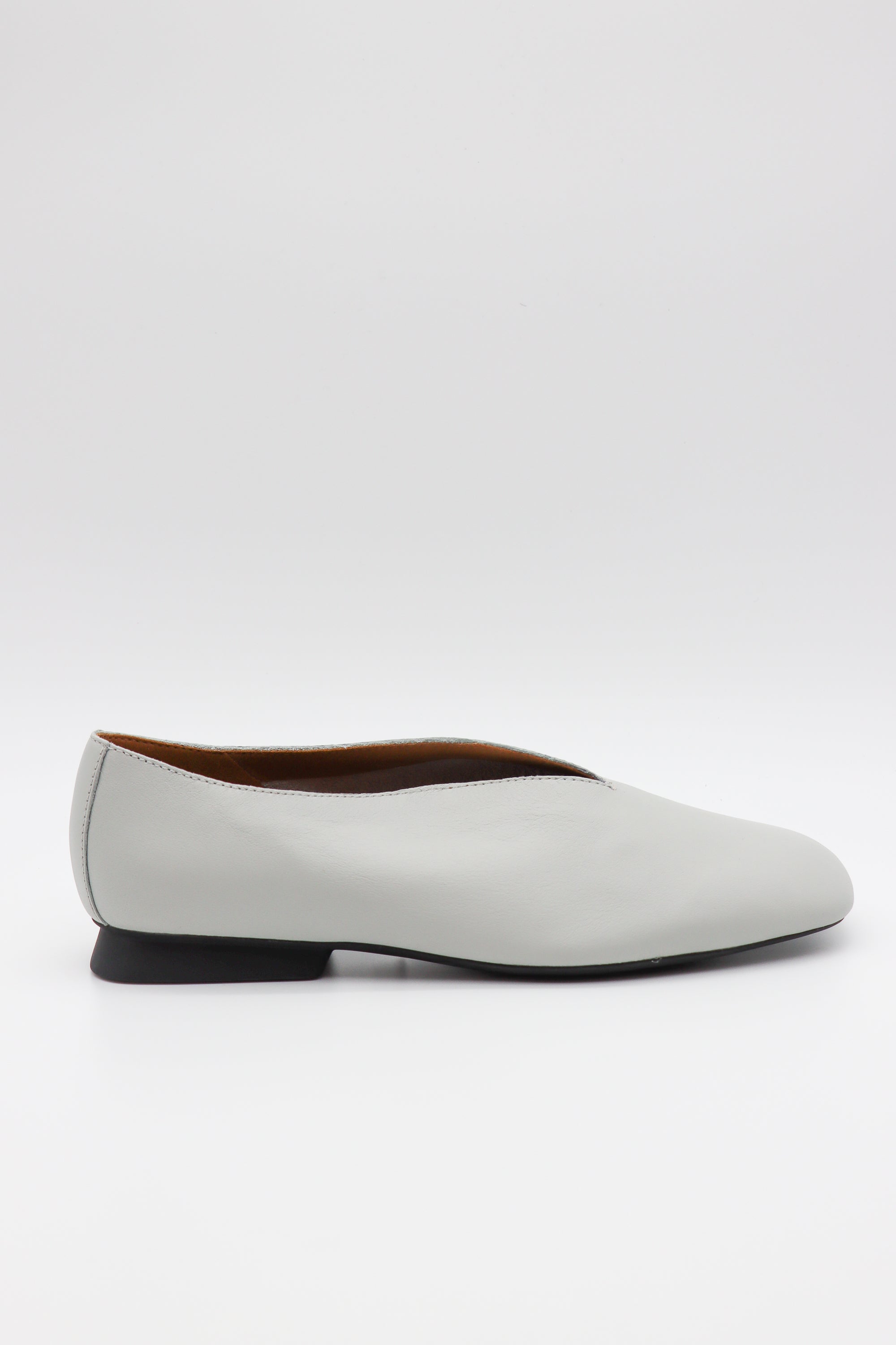 Casi Myra Flat in Grey by Camper – Idlewild