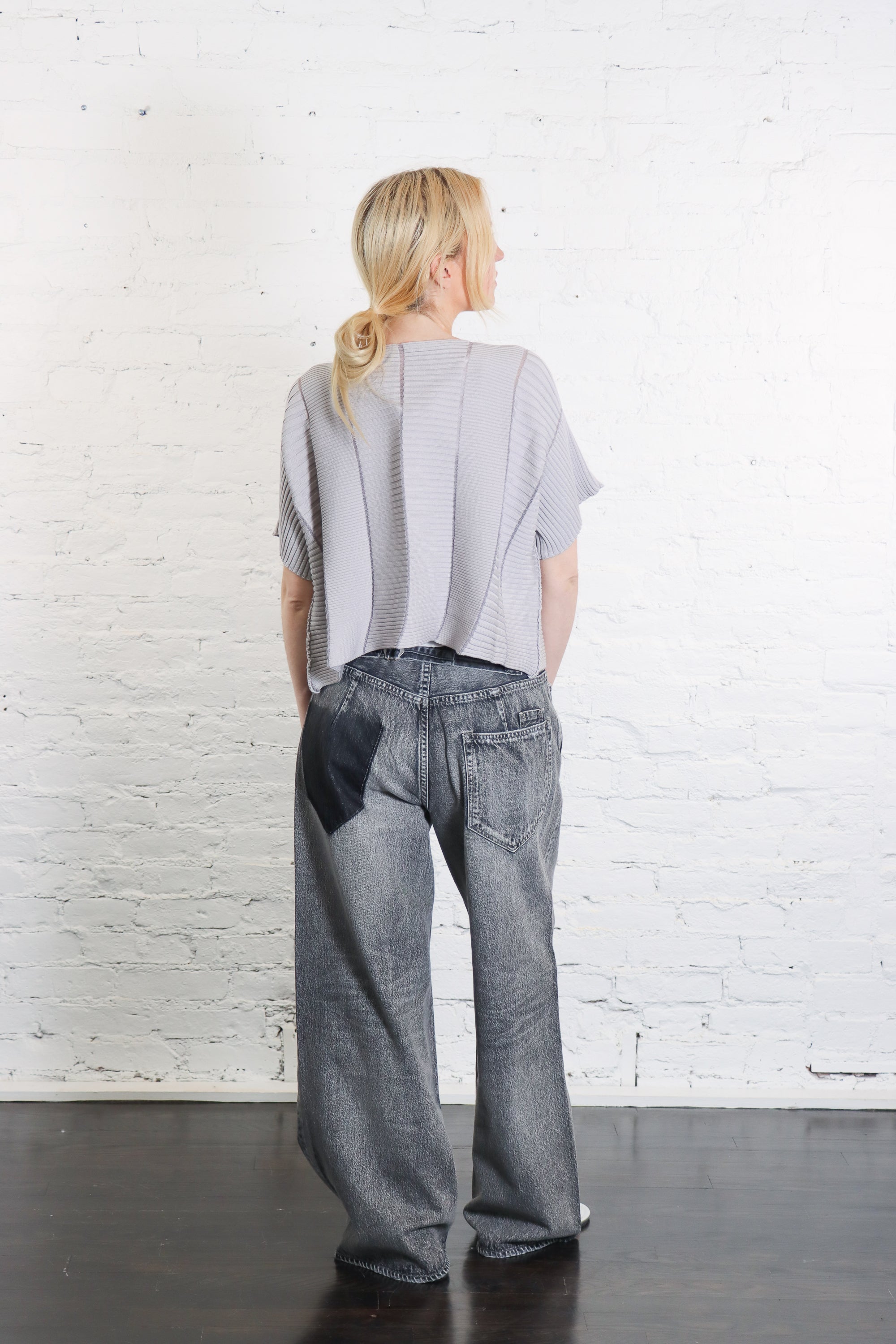 イン、セルジユニ Column Knit Cardigan in Gray by Issey Miyake – Idlewild
