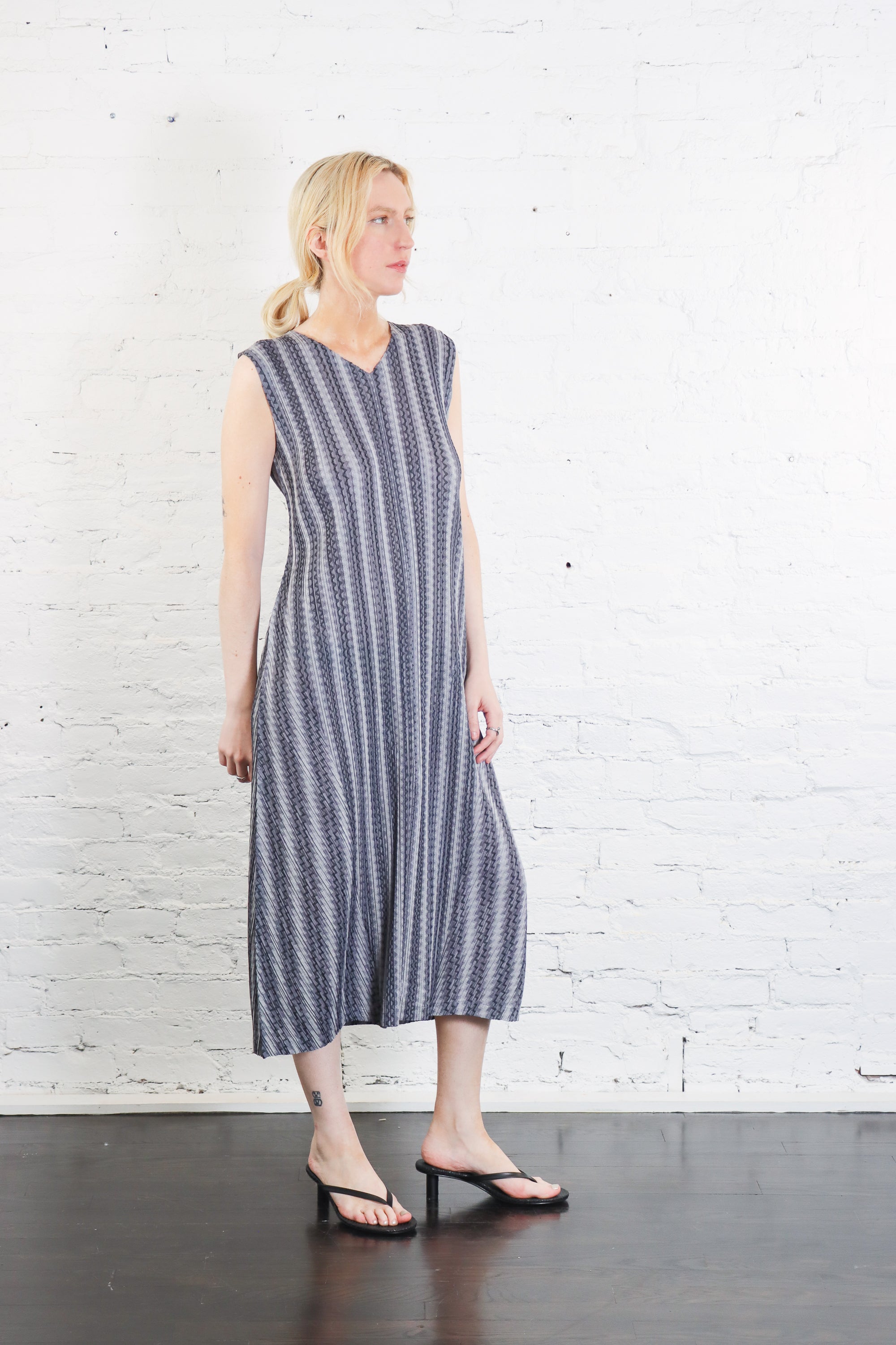 Cotton Zigzag Dress in Gray by Pleats Please Issey Miyake – Idlewild