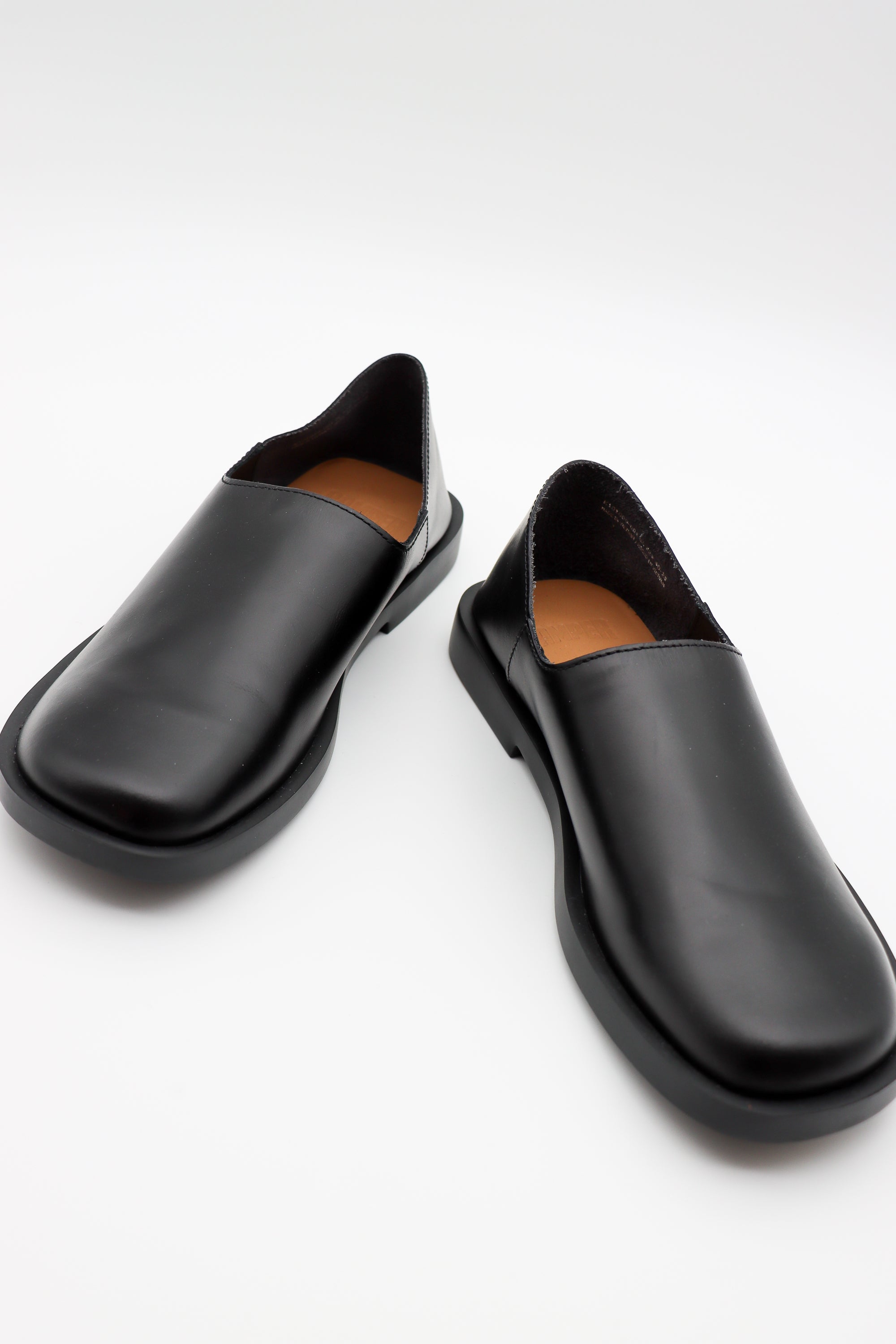 Native Black Loafers Slip-Ons VERSA 2.0 barefoot loafers Black | SHAPEN barefoot main image 3