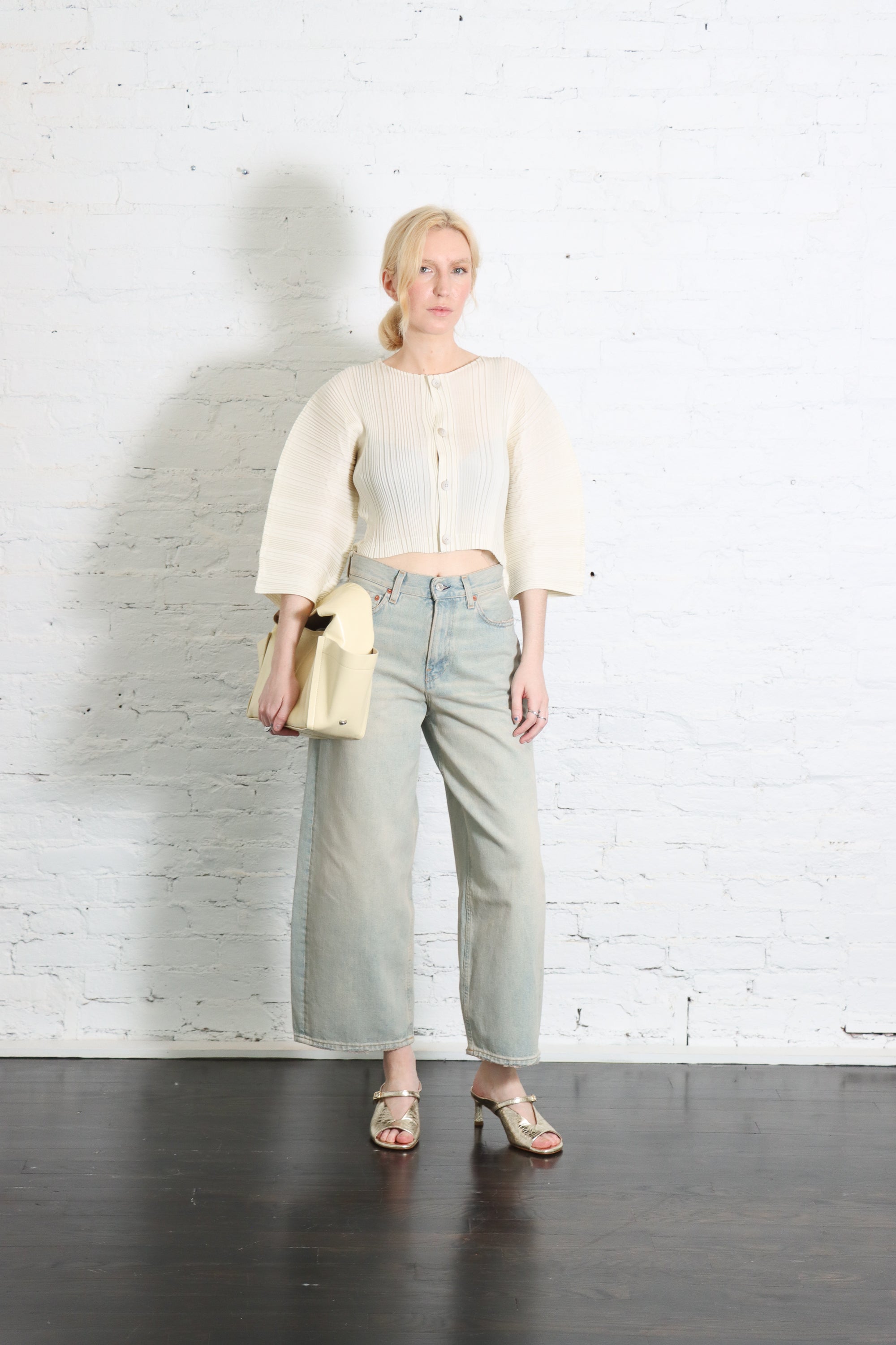 【イナ】ISSEY MIYAKE リネン混 Vネック カーディガンサイズ2 Linen Like Rib Pleats Cardigan in Ivory by Issey Miyake – Idlewild