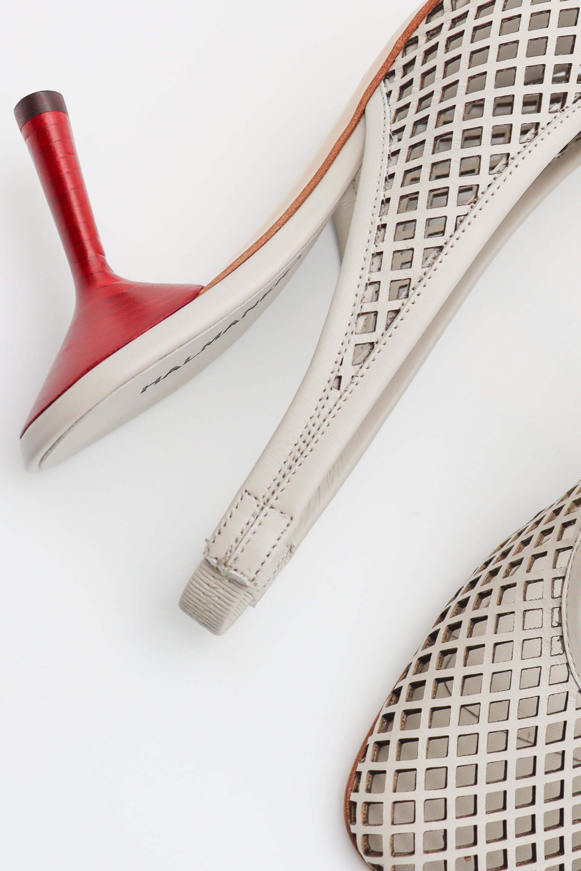 Adel Lasercut in Roccia by Halmanera