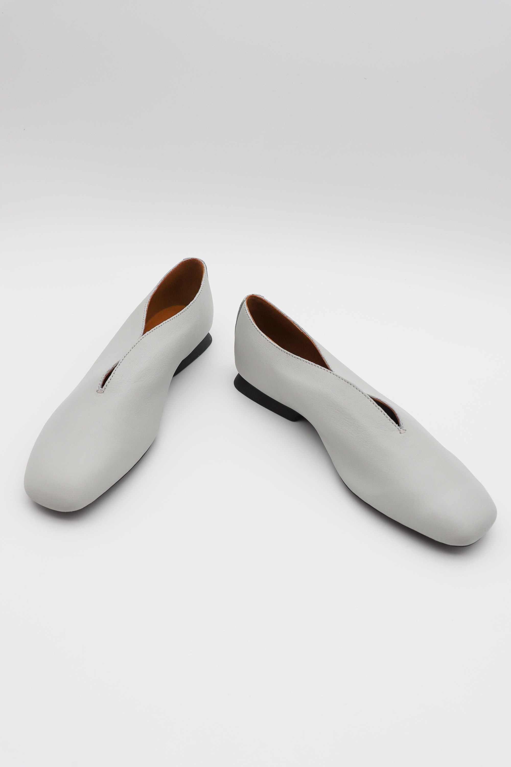 Casi Myra Flat in Grey by Camper – Idlewild