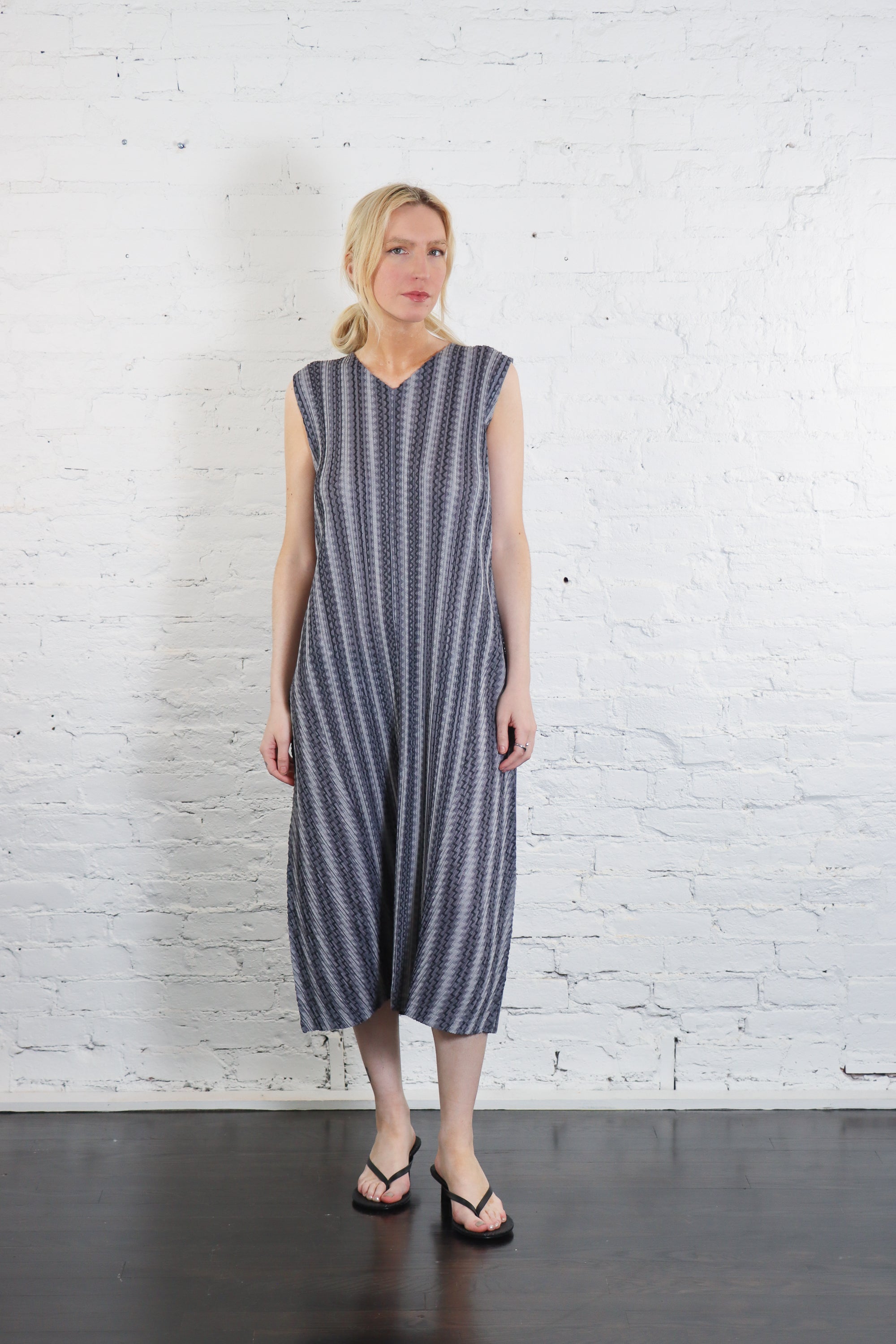 Cotton Zigzag Dress in Gray by Pleats Please Issey Miyake – Idlewild