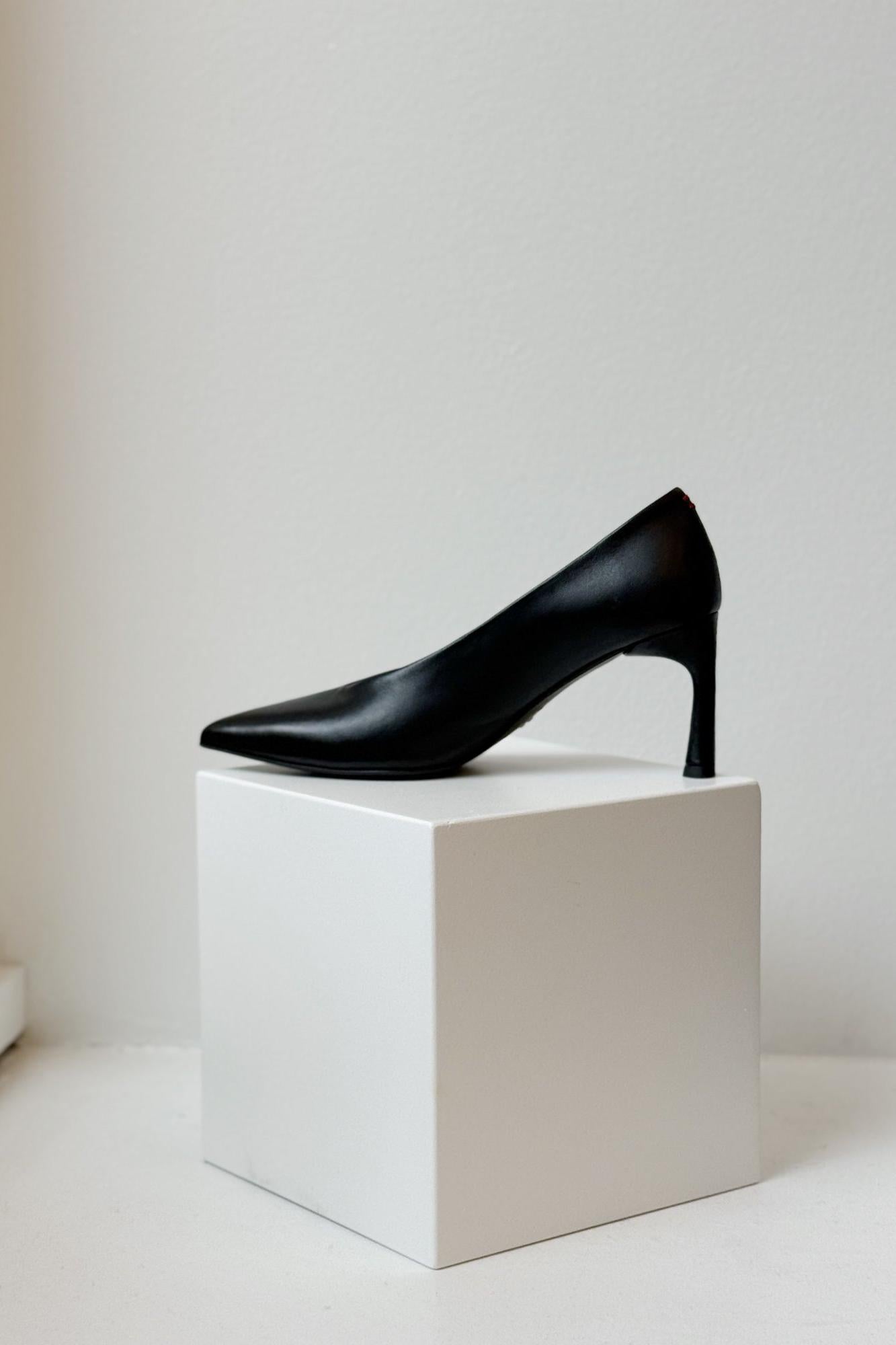 Got Scarpa Heel in Baron Nero by Halmanera-Halmanera-Idlewild