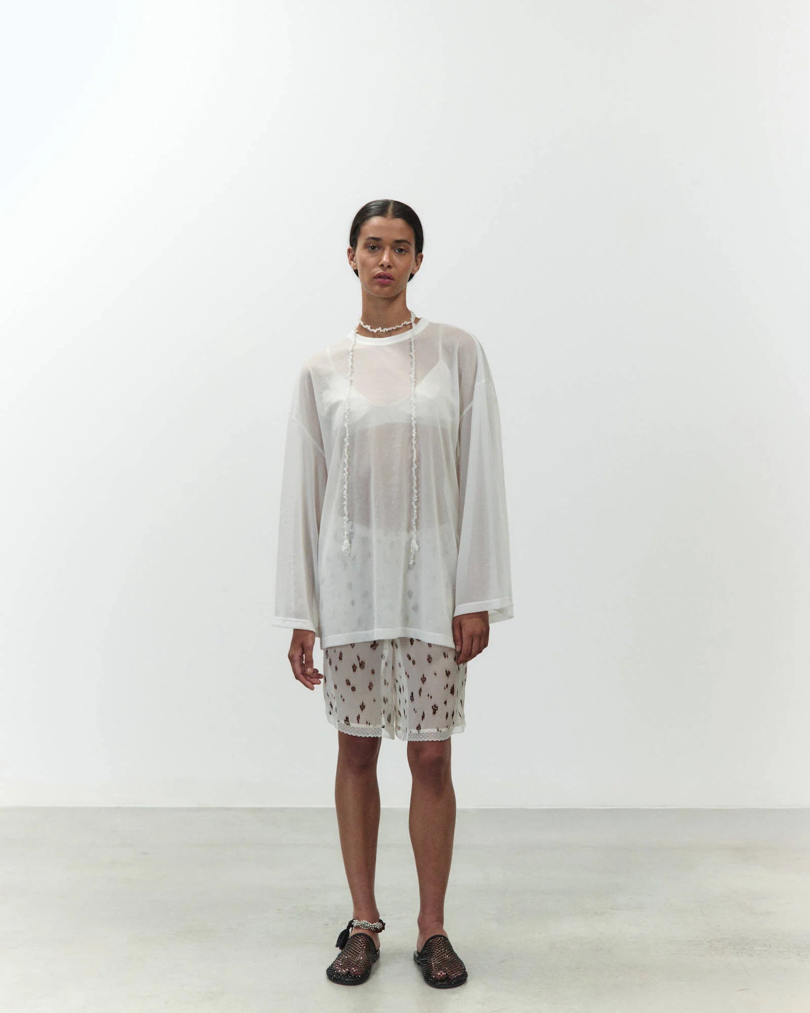 Light Jersey T-Shirt in Bianco by Alysi - Idlewild