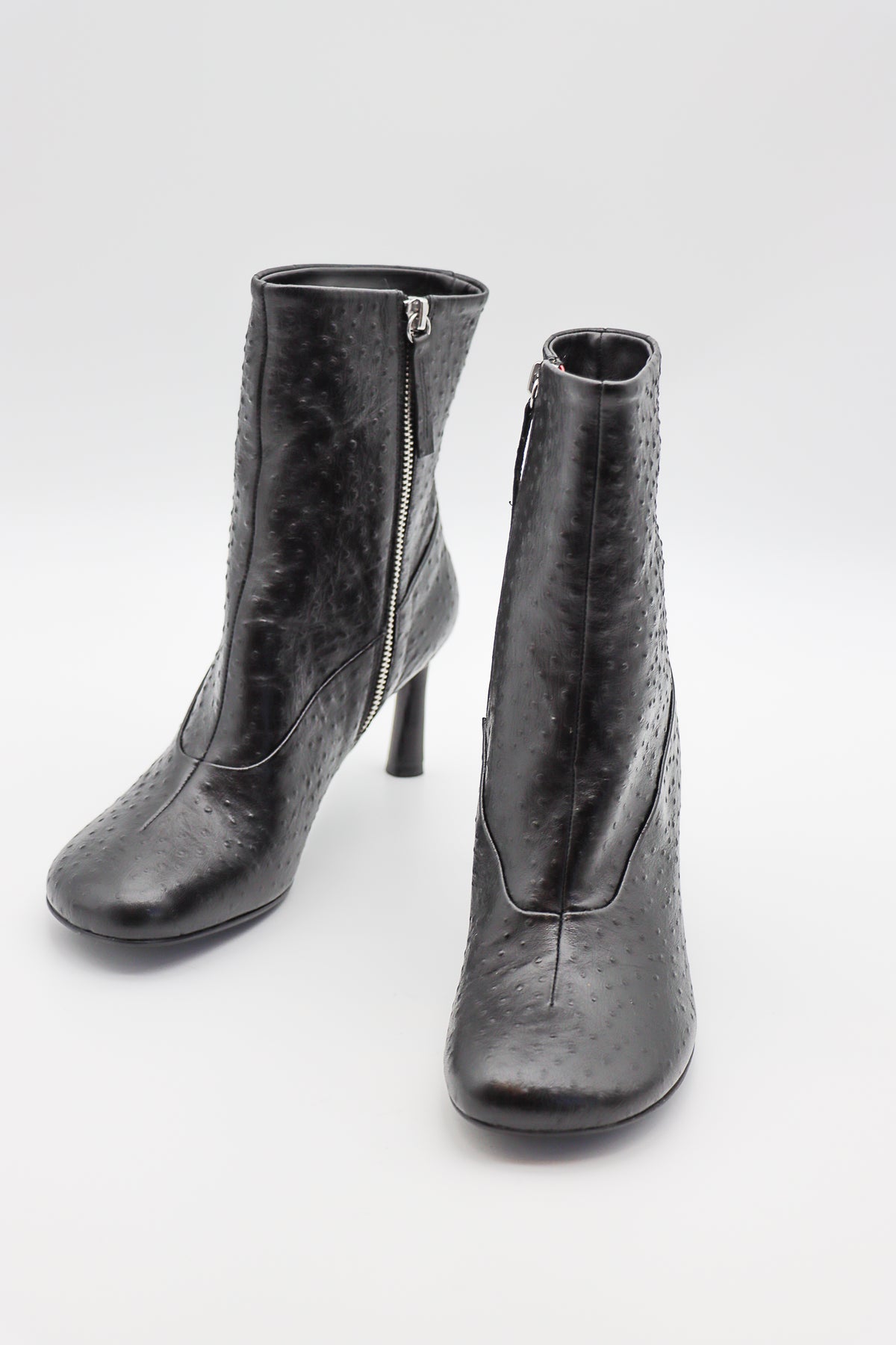 Lori 15 Tronchetto Ostrich in Nero by Halmanera-Halmanera-Idlewild-Cincinnati