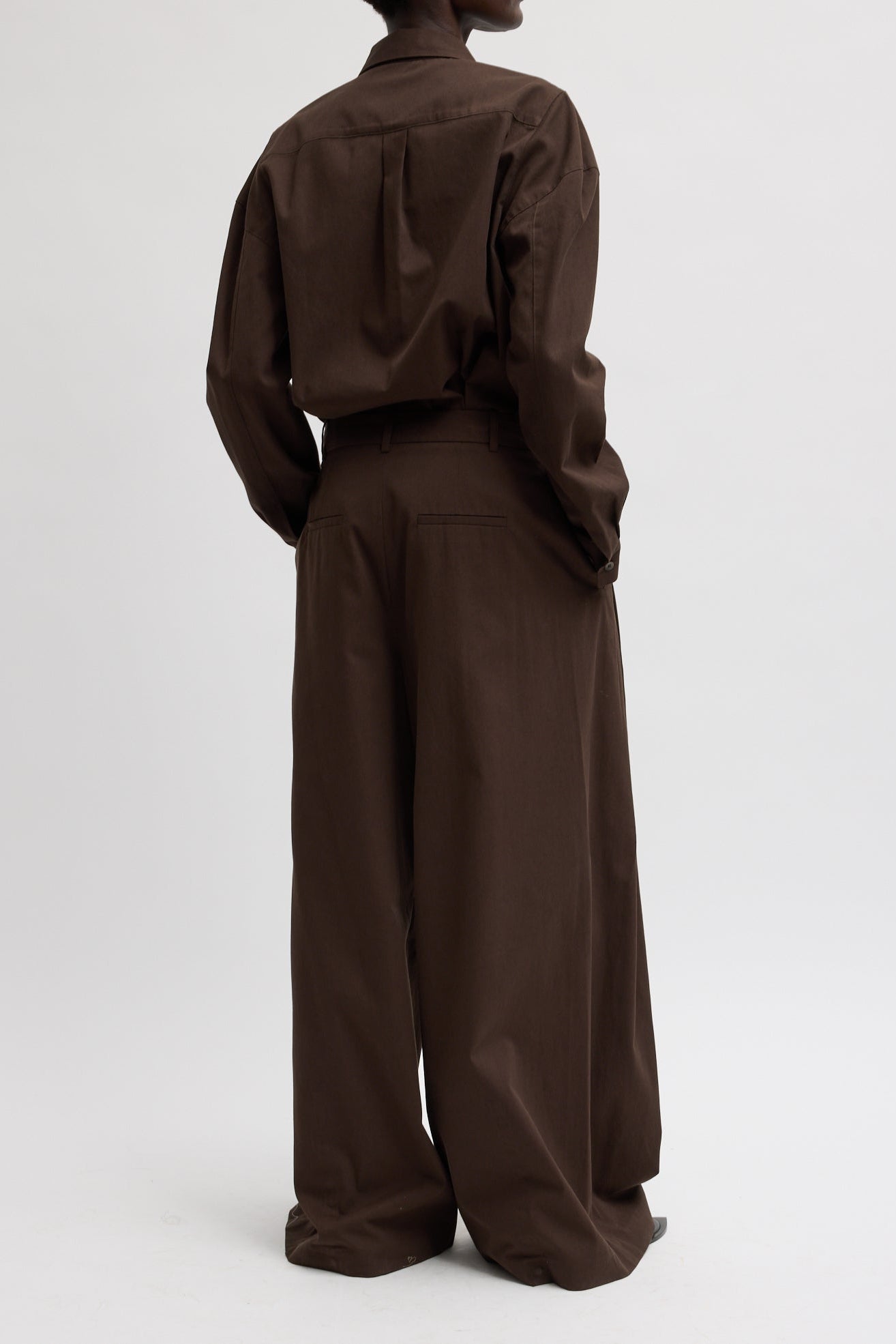 Luxe Spring Twill Tucked Pleated Wide Leg Trouser in Hickory Brown by