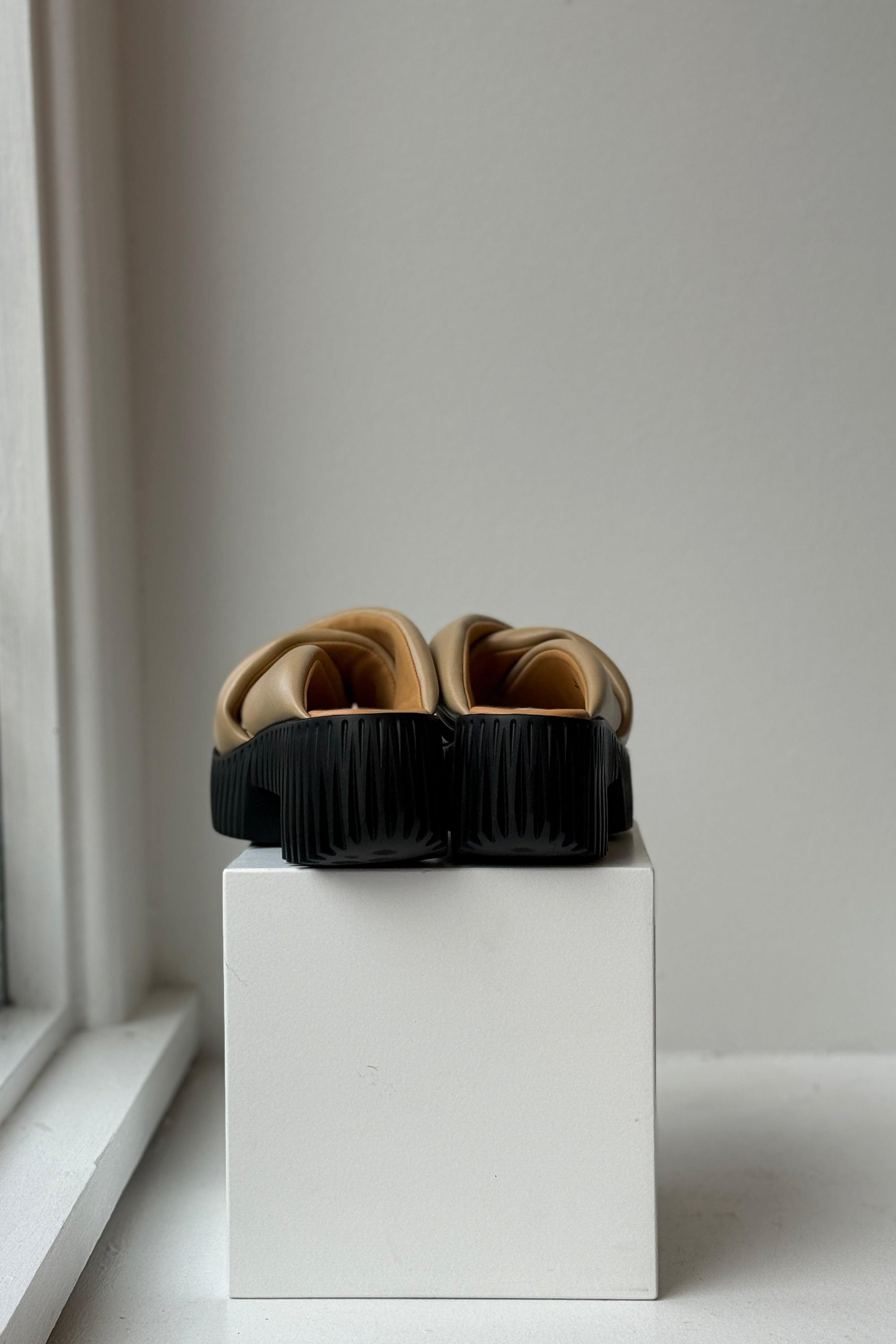 Plia Semo in Skin by 4CCCCEES-4CCCCEES-Idlewild