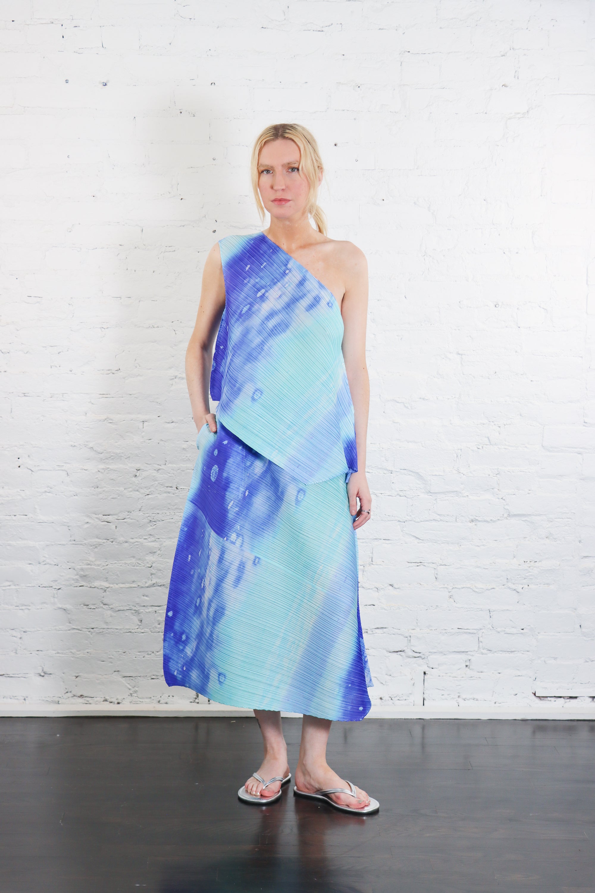I S issey miyake 水色　貝殻柄　キャミワンピース　Mサイズ Sea Bubble Skirt in Blue by Pleats Please Issey Miyake – Idlewild