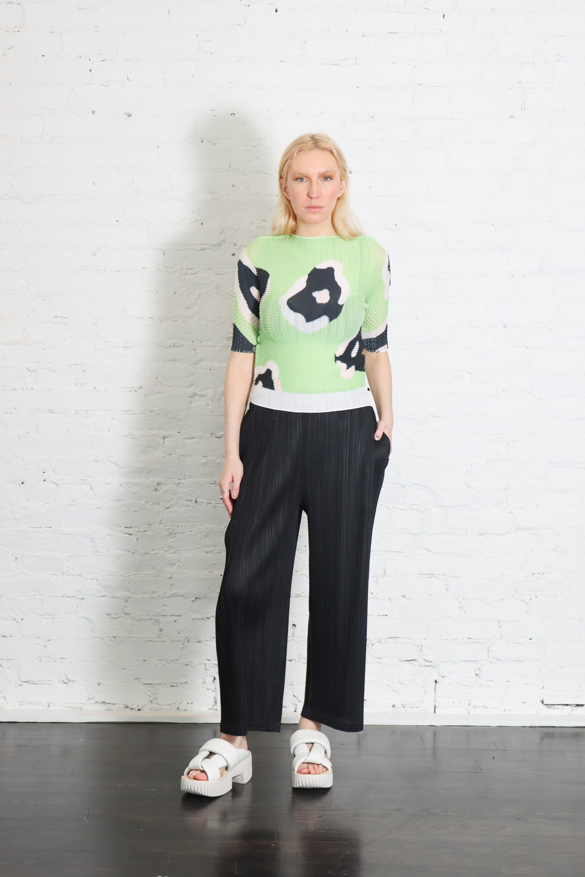 ミヤ Verve Pleats Top in Green by Issey Miyake – Idlewild